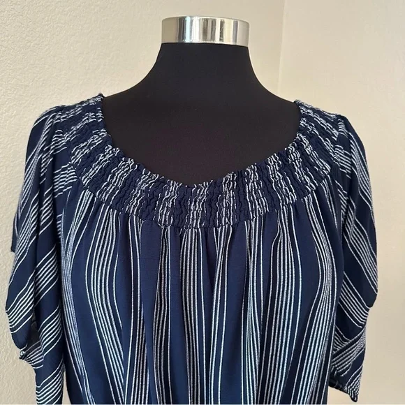 Abercrombie & Fitch off the shoulder Crop Navy blue striped blouse Size L - Picture 5 of 14